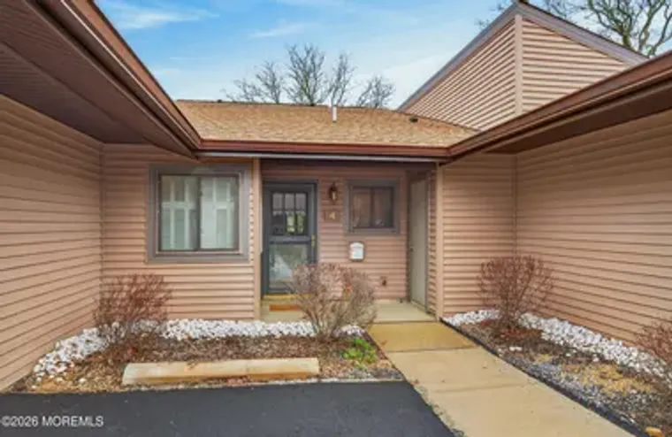 4 FRIENDSHIP CT, RED BANK, NJ, 07701, Red Bank, NJ 07701