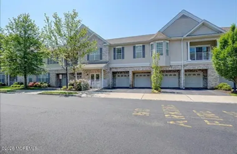 215 BLOOMSBURY DR, MORGANVILLE, NJ, 0775..., Morganville, NJ 07751