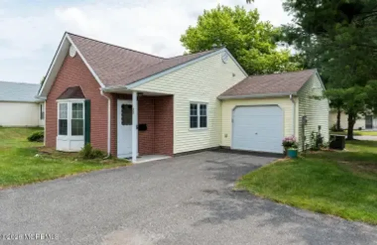 22 FARNWORTH CLOSE 1000, FREEHOLD, NJ, 0..., Freehold, NJ 07728