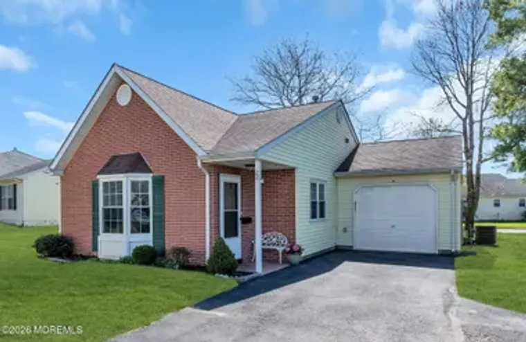 22 FARNWORTH CLOSE 1000, FREEHOLD, NJ, 0..., Freehold, NJ 07728