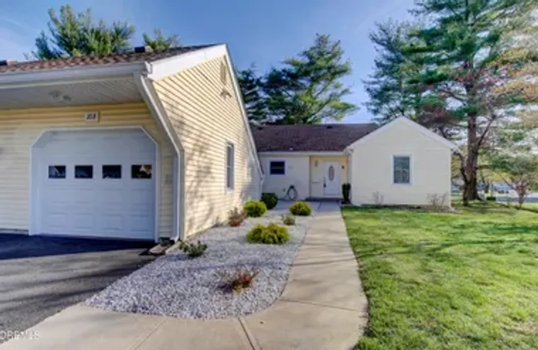 10 ZACATIN RD B, FREEHOLD, NJ, 07728, Freehold, NJ 07728