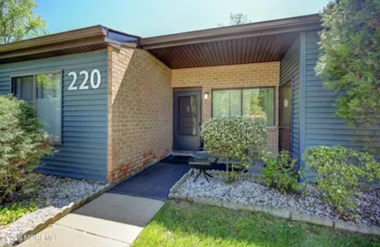 220 MEDFORD CT B, MANALAPAN, NJ, 07726, Manalapan, NJ 07726