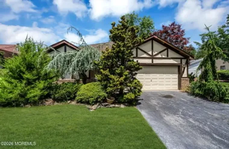4 HAMPTON DR, MARLBORO, NJ, 07746, Marlboro, NJ 07746