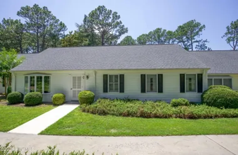 33 VILLAGE GREEN CIR, SOUTHERN PINES, NC..., Southern Pines, NC 28387