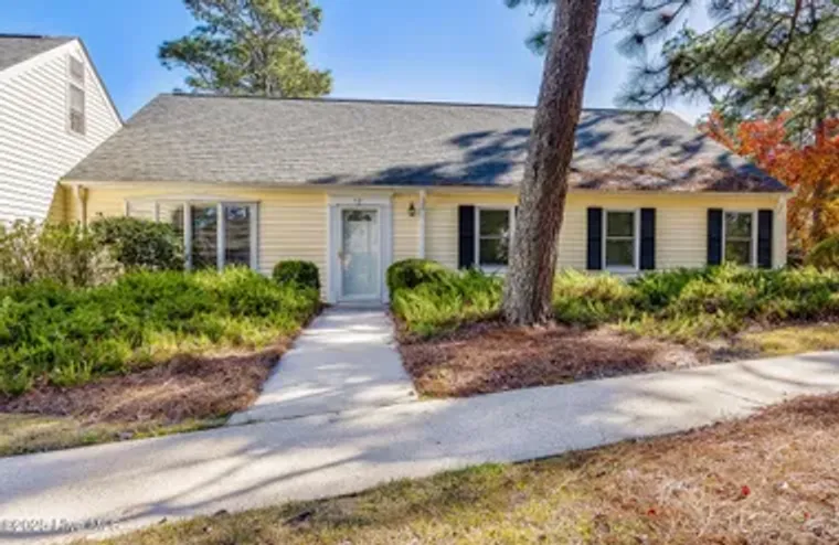 12 VILLAGE GREEN CIR # 12, SOUTHERN PINE..., Southern Pines, NC 28387