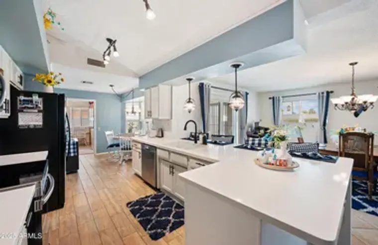 17602 N DESERT GLEN DR, SUN CITY WEST, A..., Sun City West, AZ 85375