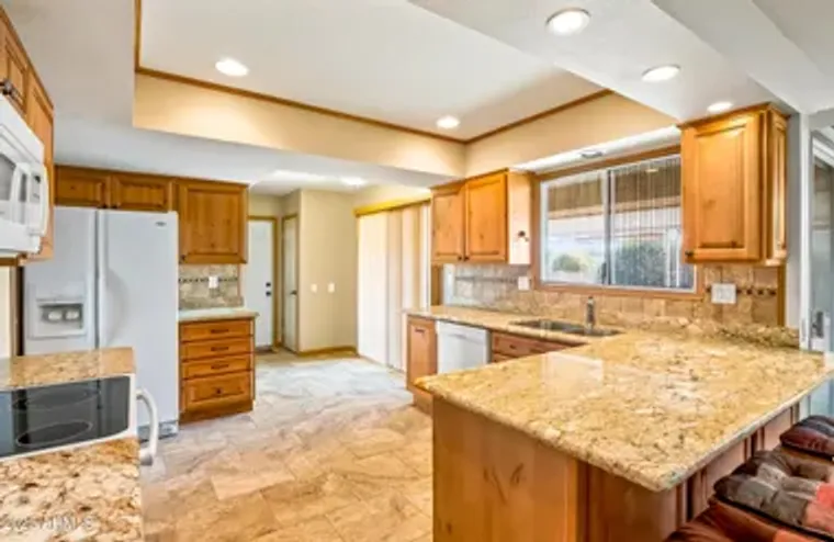 17646 N WHISPERING OAKS DR, SUN CITY WES..., Sun City West, AZ 85375