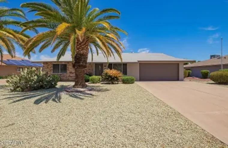 17615 N WHISPERING OAKS DR, SUN CITY WES..., Sun City West, AZ 85375