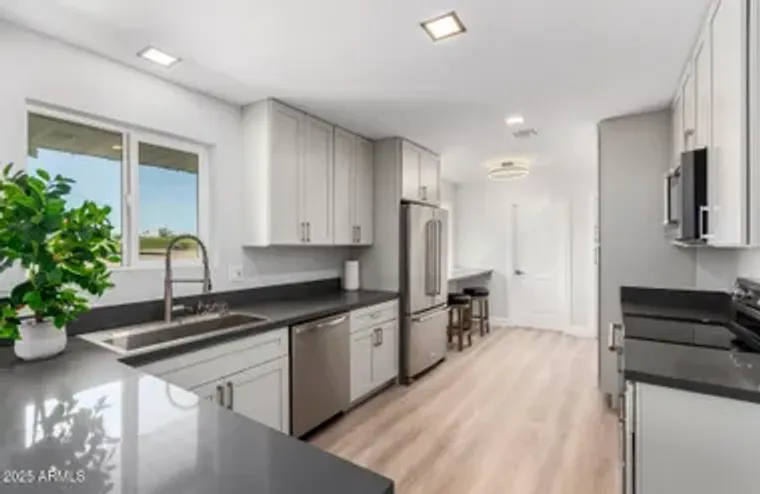 10544 W PRAIRIE HILLS CIR, SUN CITY, AZ,..., Sun City, AZ 85351