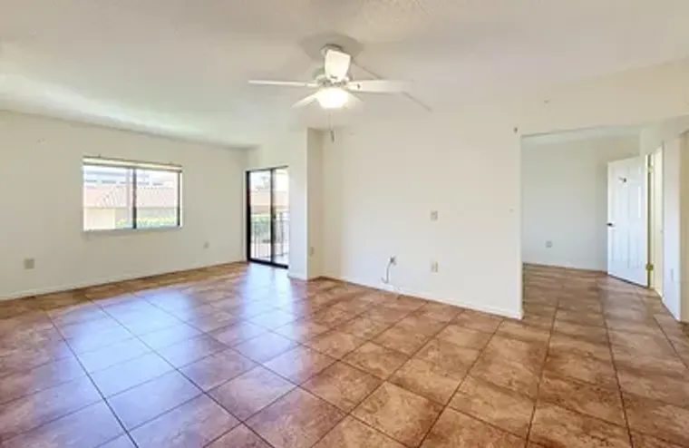 10330 W THUNDERBIRD BLVD C304, SUN CITY,..., Sun City, AZ 85351
