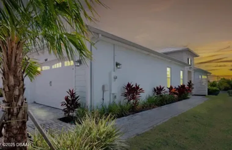 944 MARGARITAVILLE AVE, DAYTONA BEACH, F..., Daytona Beach, FL 32124