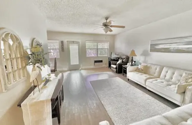 138 WALTHAM F, WEST PALM BEACH, FL, 3341..., West Palm Beach, FL 33417