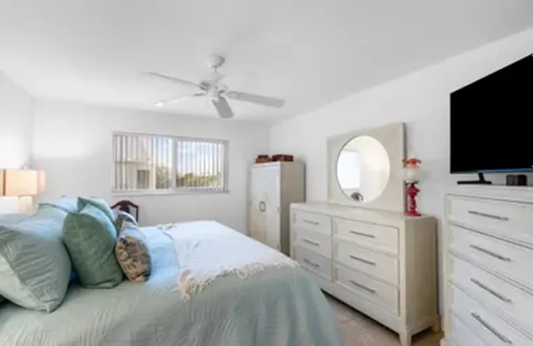 7 COLONIAL CLUB DR 300, BOYNTON BEACH, F..., Boynton Beach, FL 33435