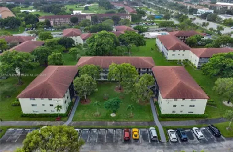 13500 SW 1ST ST 111U, PEMBROKE PINES, FL..., Pembroke Pines, FL 33027