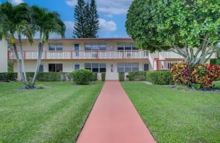 208 CHATHAM J # 208, WEST PALM BEACH, FL..., West Palm Beach, FL 33417