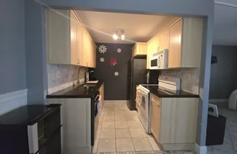 2010 WESTBURY F # 2010, DEERFIELD BEACH,..., Deerfield Beach, FL 33442