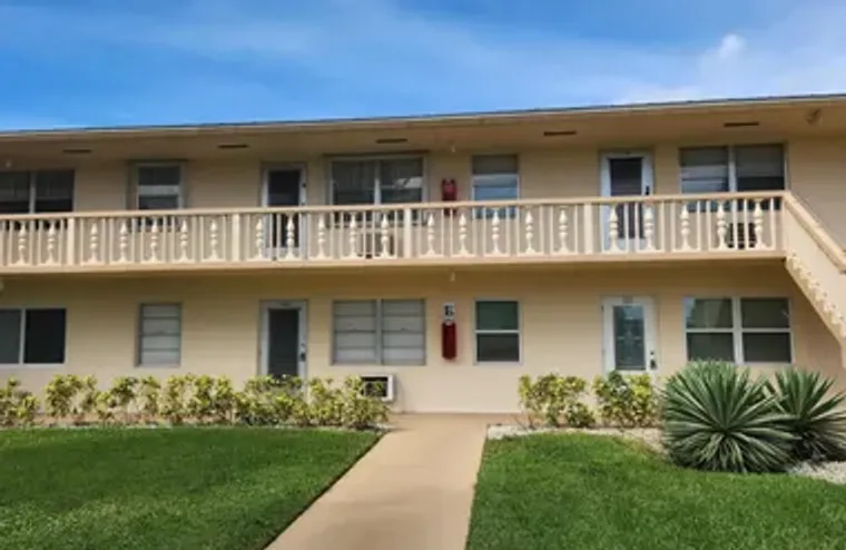 106 COVENTRY E 106, WEST PALM BEACH, FL,..., West Palm Beach, FL 33417