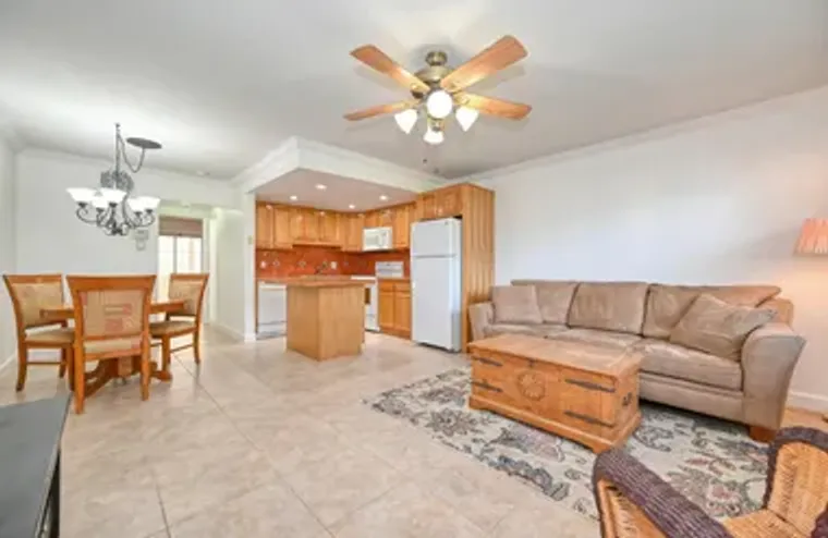 102 COVENTRY E 102, WEST PALM BEACH, FL,..., West Palm Beach, FL 33417