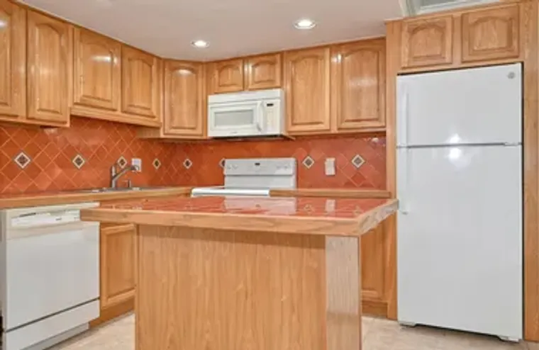 102 COVENTRY E 102, WEST PALM BEACH, FL,..., West Palm Beach, FL 33417