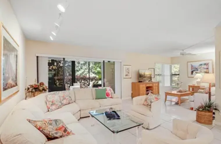 5121 OAK HILL LN APT 416, DELRAY BEACH, ..., Delray Beach, FL 33484