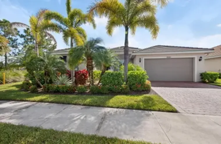 10102 SW CYPRESS WOOD CT, PORT ST LUCIE,..., Port St Lucie, FL 34987