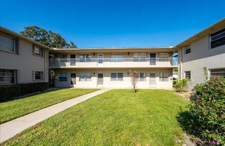 28 LAKE VISTA TRL 105, PORT ST LUCIE, FL..., Port St Lucie, FL 34952