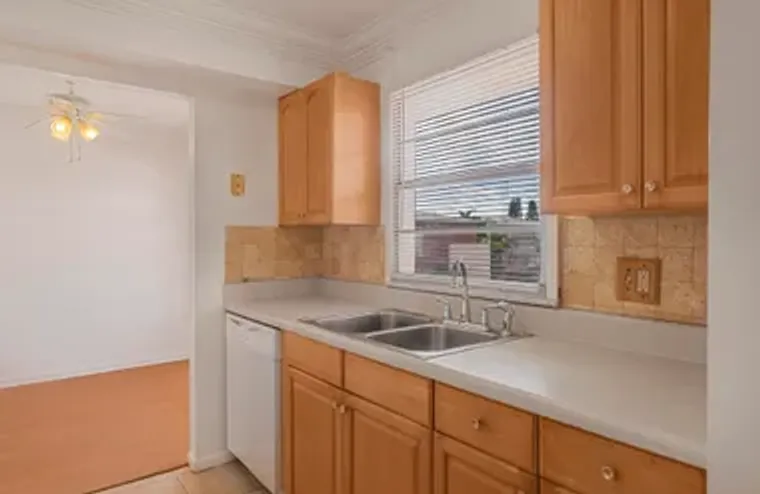 4 GOLFS EDGE E, WEST PALM BEACH, FL, 334..., West Palm Beach, FL 33417