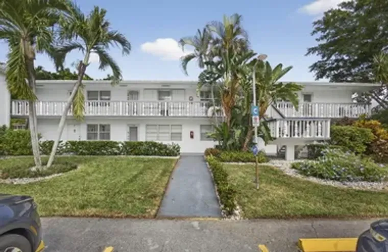 64 CANTERBURY C, WEST PALM BEACH, FL, 33..., West Palm Beach, FL 33417