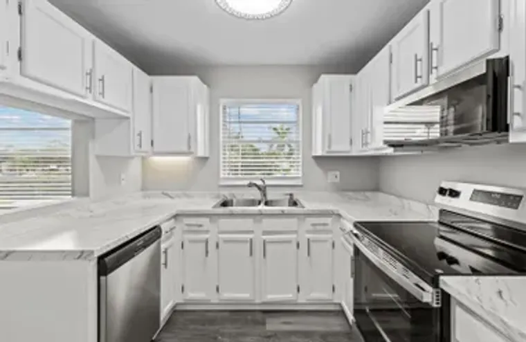 8 VISTA GARDENS TRL APT 201, VERO BEACH,..., Vero Beach, FL 32962