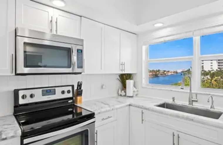 3212 S OCEAN BLVD 404-A, HIGHLAND BEACH,..., Highland Beach, FL 33487