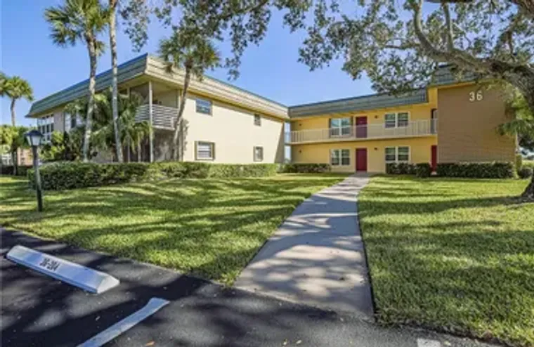 36 VISTA GARDENS TRL 103, VERO BEACH, FL..., Vero Beach, FL 32962