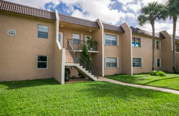 120 LAKE MERYL DR 117, WEST PALM BEACH, ..., West Palm Beach, FL 33411