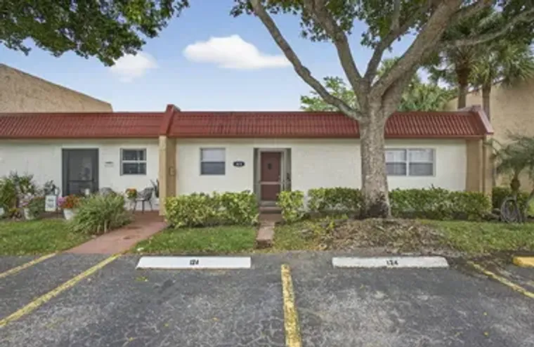 419 LAKE DORA DR, WEST PALM BEACH, FL, 3..., West Palm Beach, FL 33411