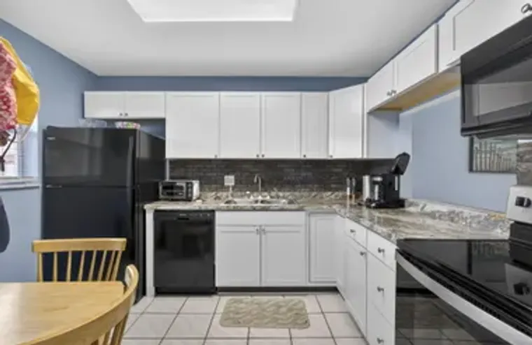 419 LAKE DORA DR, WEST PALM BEACH, FL, 3..., West Palm Beach, FL 33411