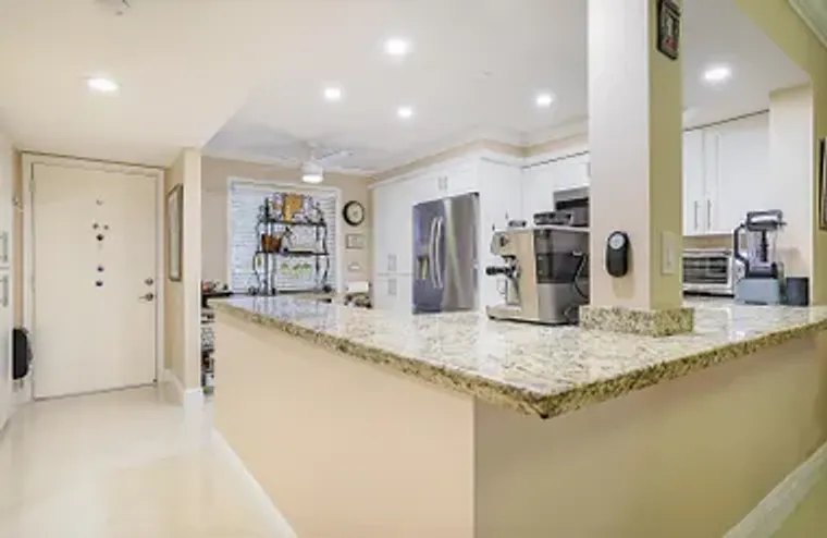 7286 HUNTINGTON LN 204, DELRAY BEACH, FL..., Delray Beach, FL 33446