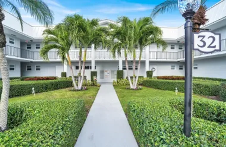 32 COLONIAL CLUB DR 203, BOYNTON BEACH, ..., Boynton Beach, FL 33435