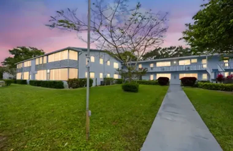 144 CANTERBURY F F, WEST PALM BEACH, FL,..., West Palm Beach, FL 33417