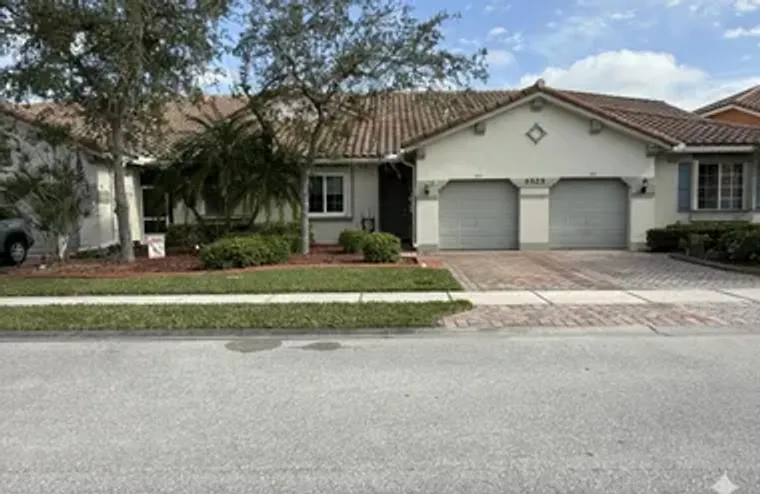 6525 OXFORD CIR 103, VERO BEACH, FL, 329..., Vero Beach, FL 32966