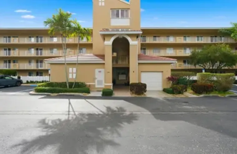 5746 CRYSTAL SHORES DR APT 307, BOYNTON ..., Boynton Beach, FL 33437