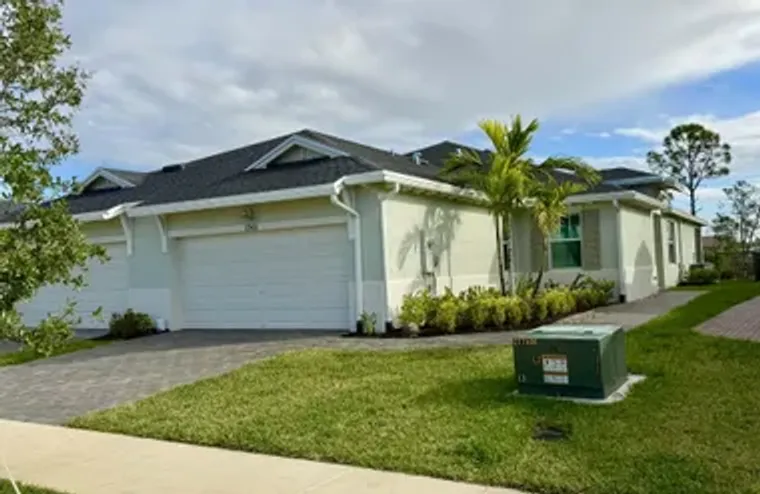 1561 SE CROSSWOOD WAY, PORT ST LUCIE, FL..., Port St Lucie, FL 34984