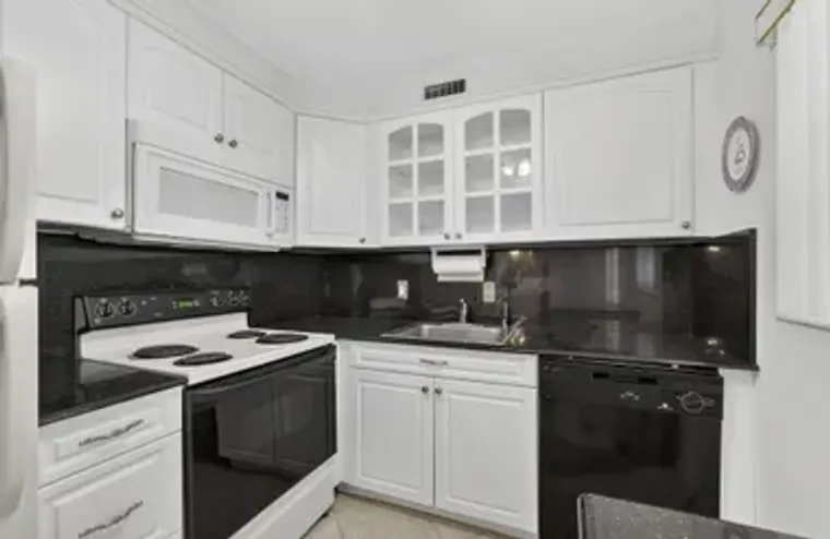 100 SHEFFIELD E UNIT E, WEST PALM BEACH,..., West Palm Beach, FL 33417