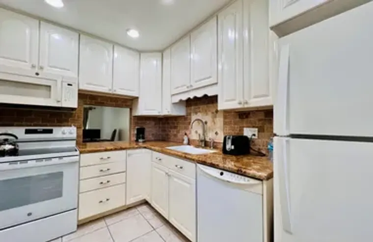 150 LAKE MERYL DR APT 247, WEST PALM BEA..., West Palm Beach, FL 33411