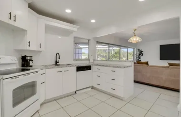 7 GREENWAY VLG 202, ROYAL PALM BEACH, FL..., Royal Palm Beach, FL 33411