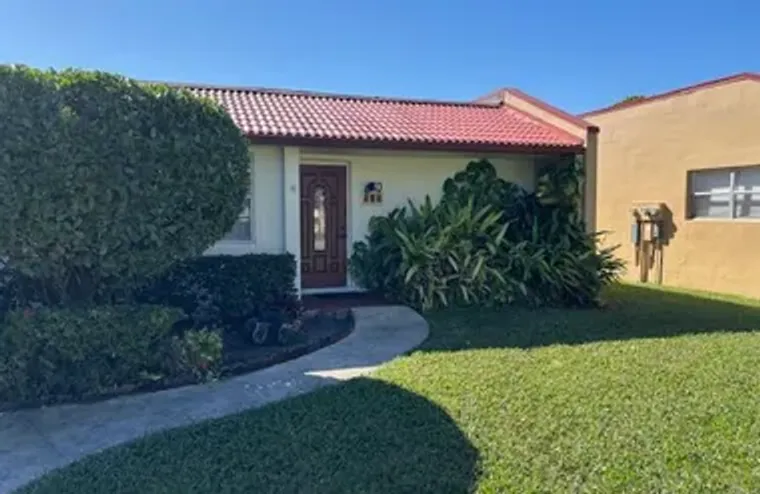 104 LAKE BARBARA DR, WEST PALM BEACH, FL..., West Palm Beach, FL 33411