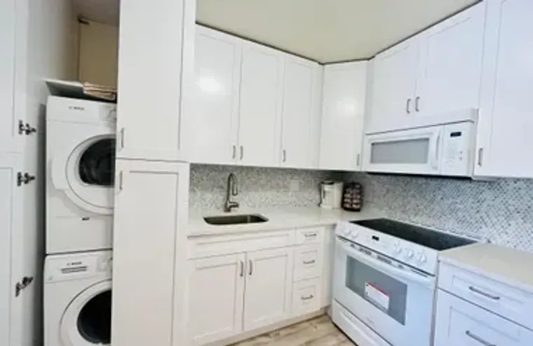 50 PLYMOUTH F F, WEST PALM BEACH, FL, 33..., West Palm Beach, FL 33417