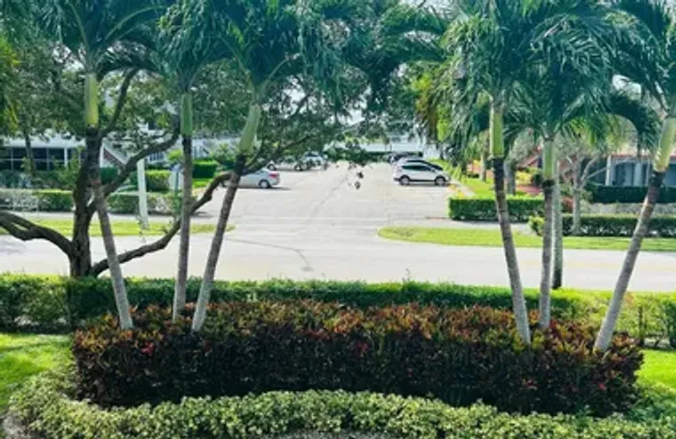 50 PLYMOUTH F F, WEST PALM BEACH, FL, 33..., West Palm Beach, FL 33417