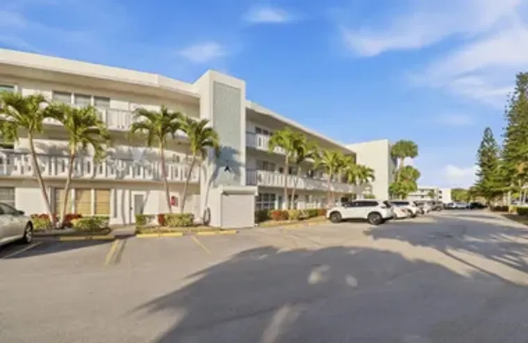 307 WELLINGTON A A, WEST PALM BEACH, FL,..., West Palm Beach, FL 33417