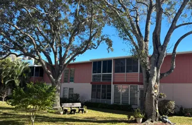 24 GOLFS EDGE D, WEST PALM BEACH, FL, 33..., West Palm Beach, FL 33417