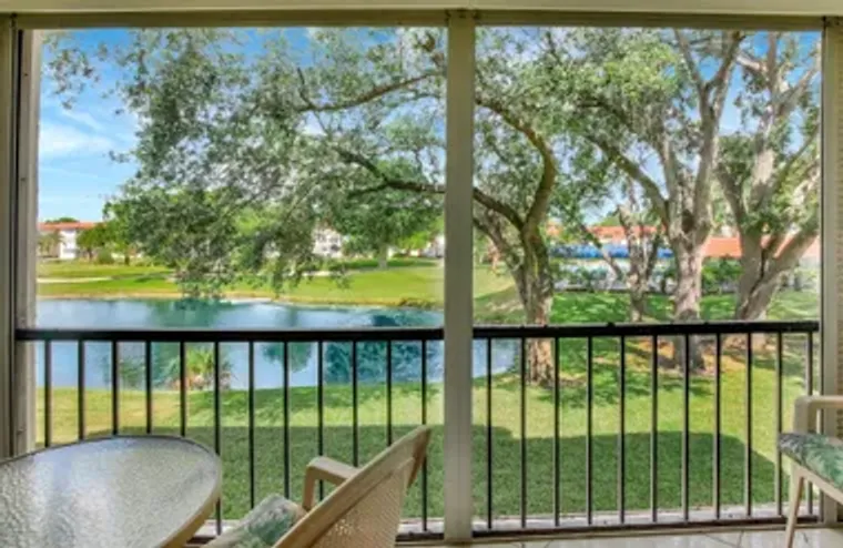 8930 S HOLLYBROOK BLVD 201, PEMBROKE PIN..., Pembroke Pines, FL 33025