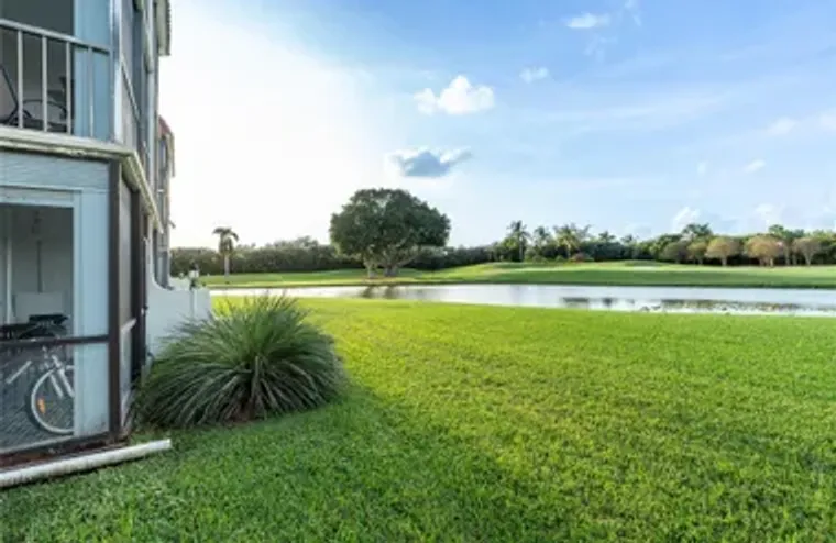 9611 N HOLLYBROOK LAKE DR 107, PEMBROKE ..., Pembroke Pines, FL 33025